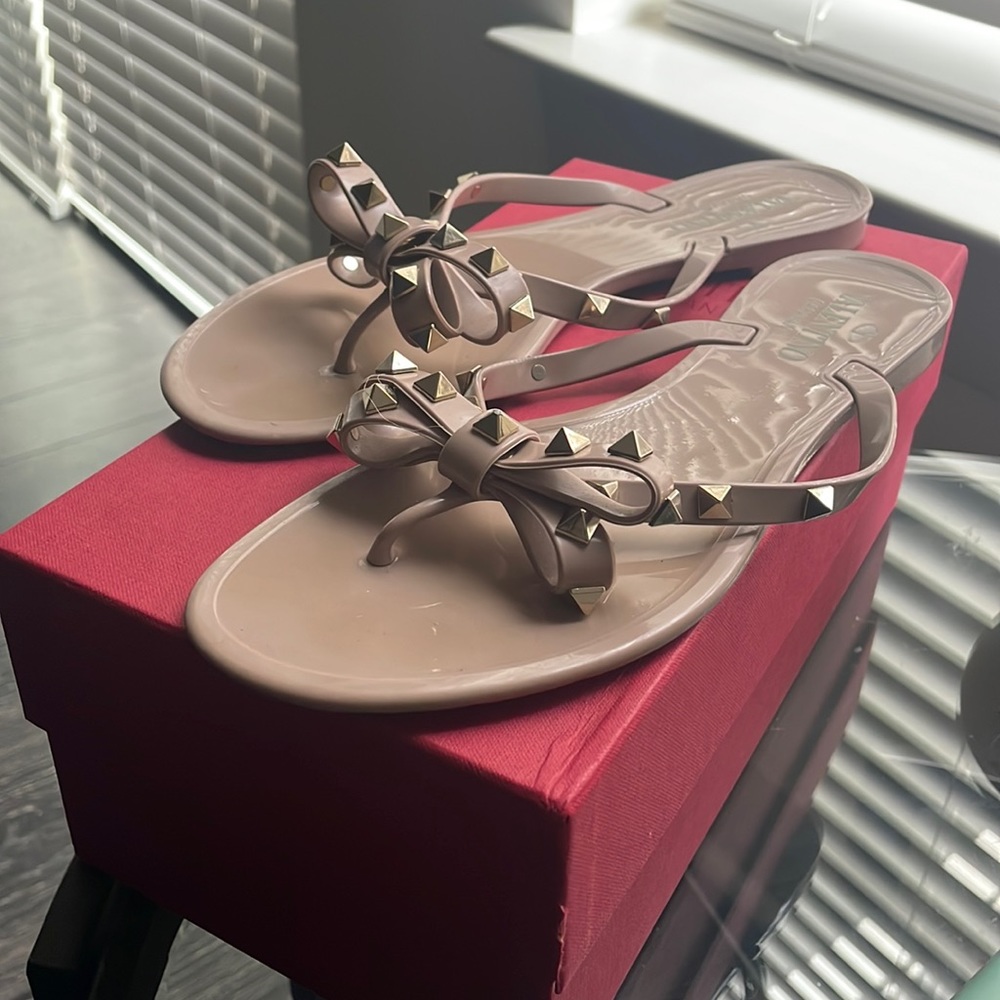 Authentic Valentino Rockstud Thong Sandals